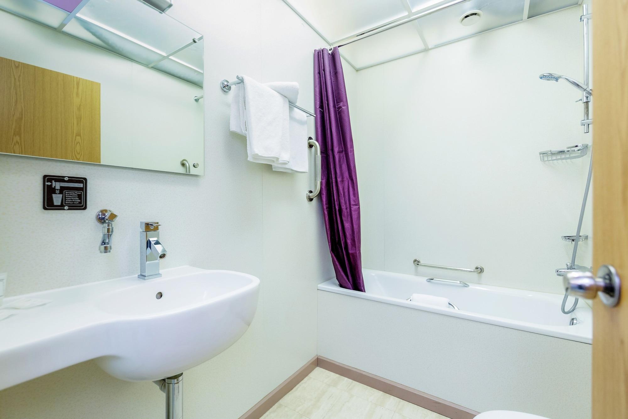 Eurotraveller Hotel - Premier - הרו מראה חיצוני תמונה