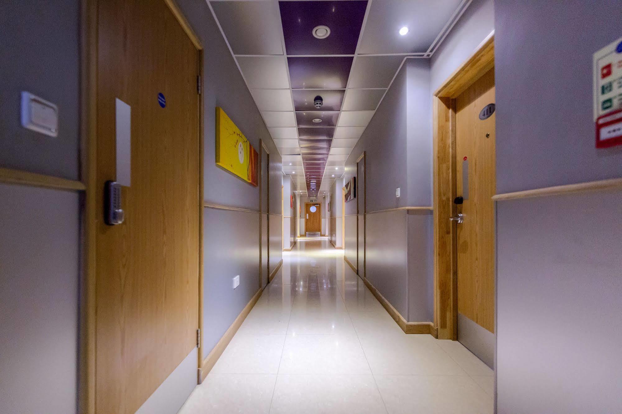 Eurotraveller Hotel - Premier - הרו מראה חיצוני תמונה
